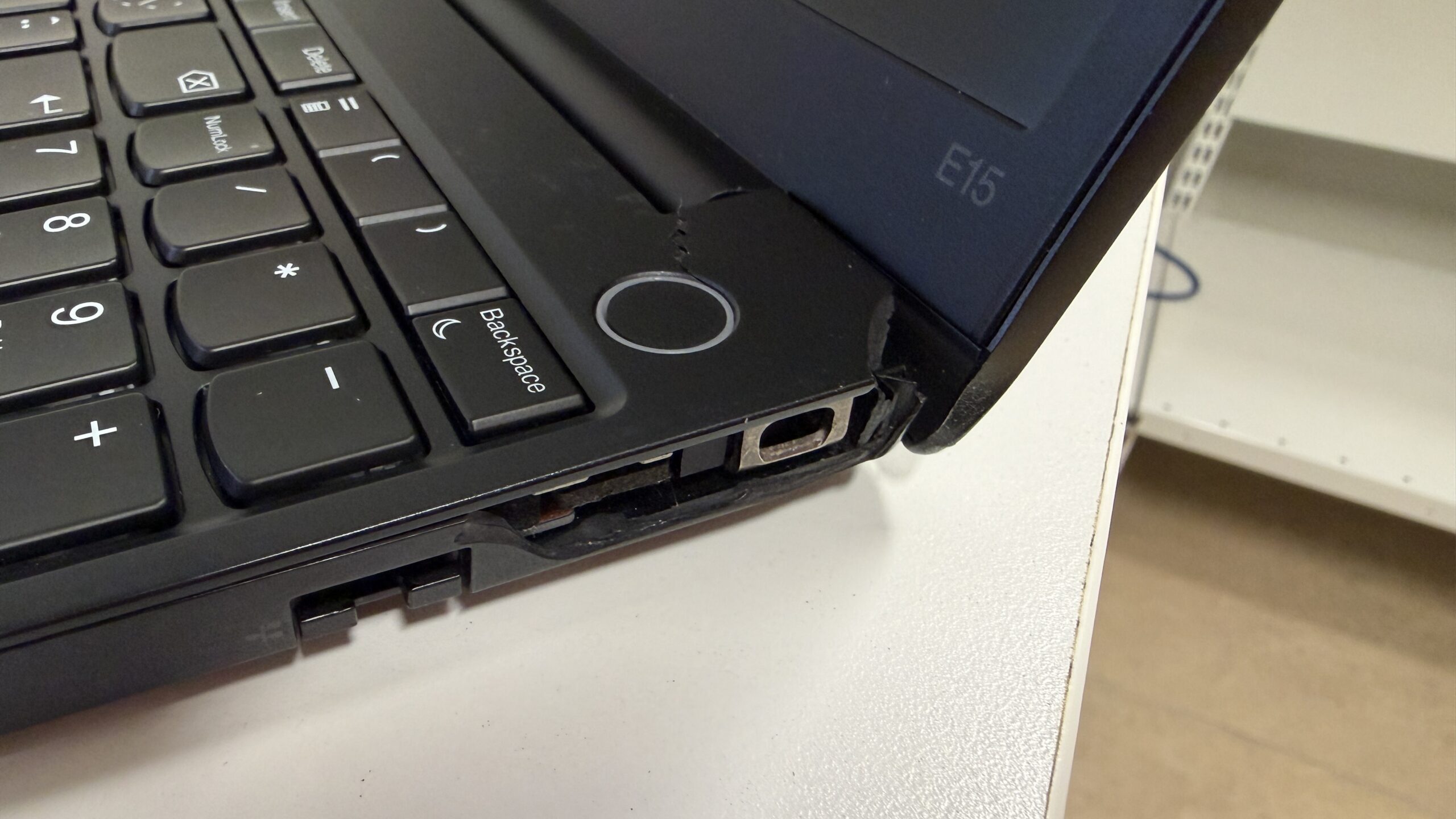 Lenovo ThinkPad T14 Gen 1 touch - Image 5